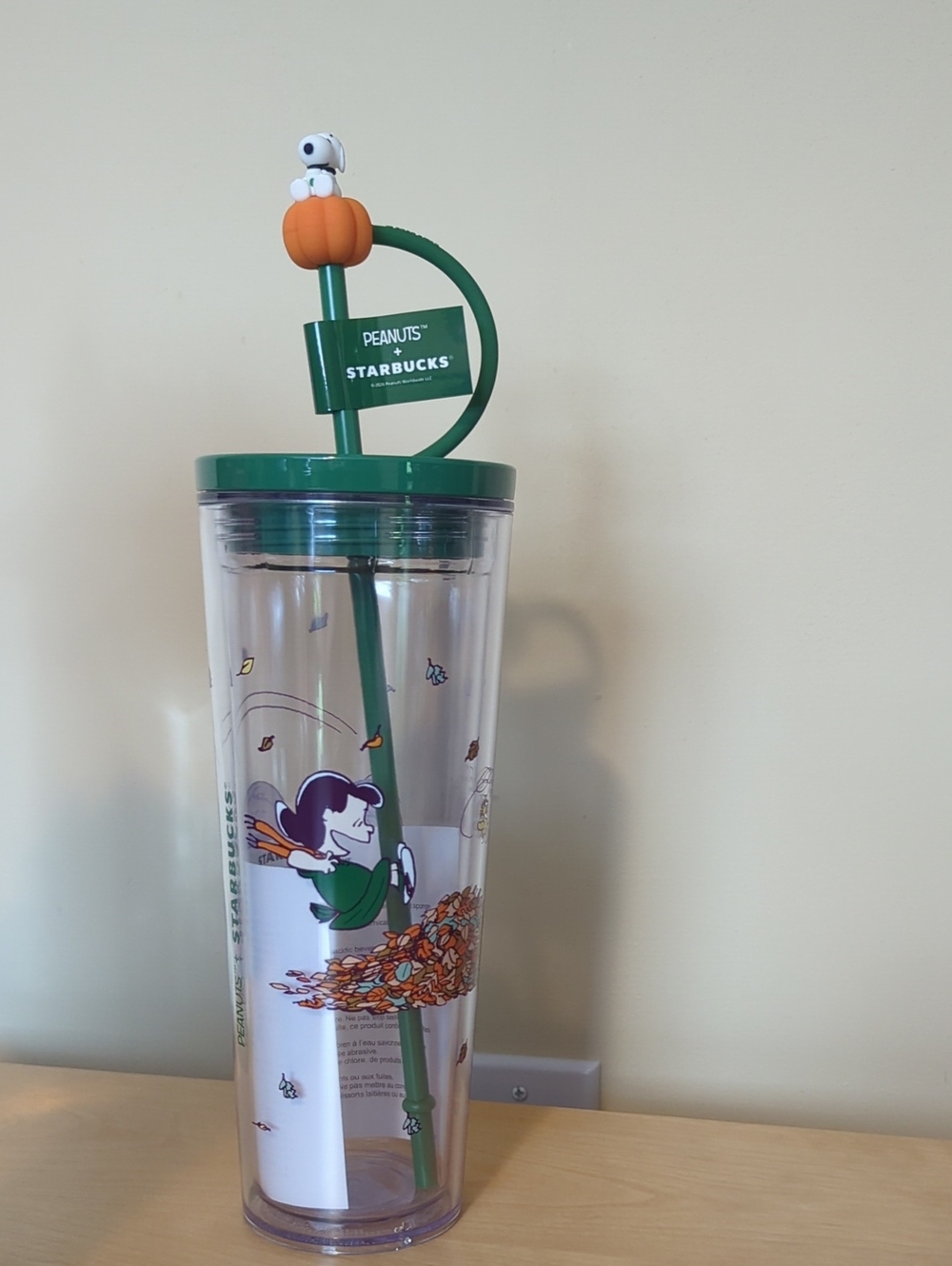 Starbucks Peanuts Snoopy 24-ounce Cold Cup Brand New